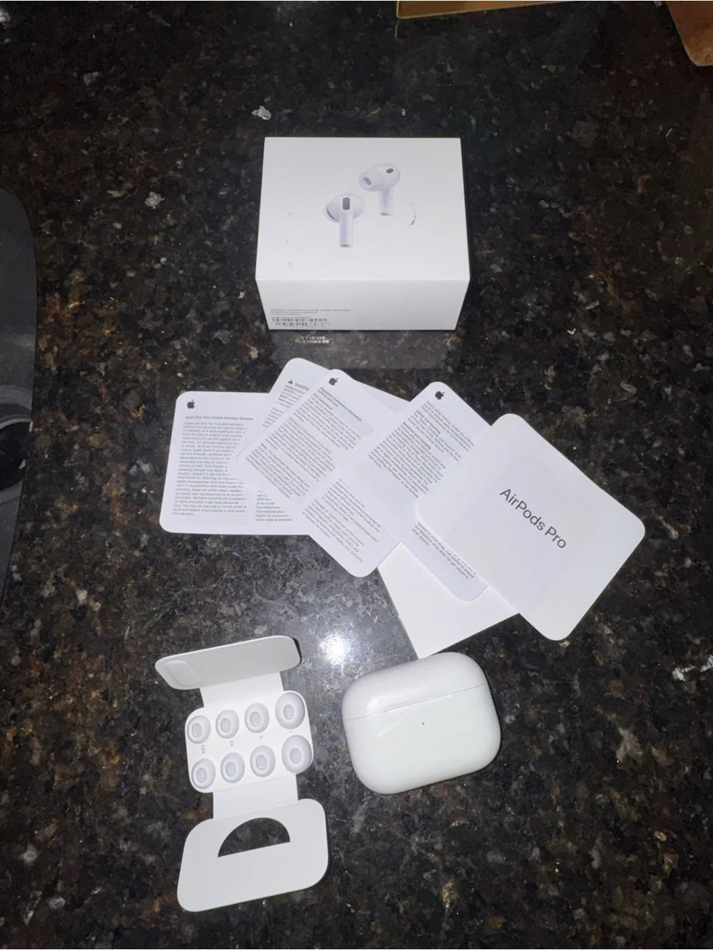 Apple AirPods Pro (White) - Wireless Noise-Cancelling Earbuds